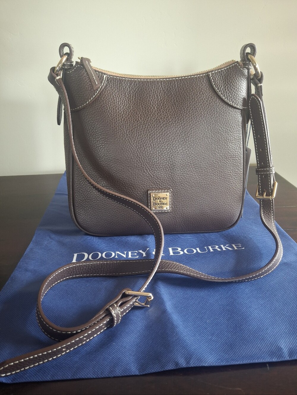 DOONEY & BOURKE  The "Lucca" Leather Crossbody - Brown Tmoro